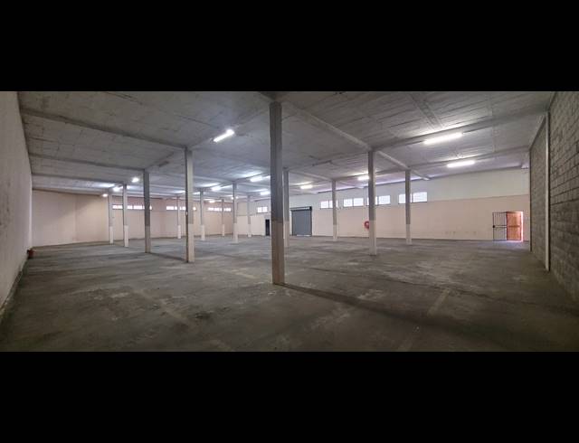 1,000M² WAREHOUSE TO LET IN RIVERSIDE PARK